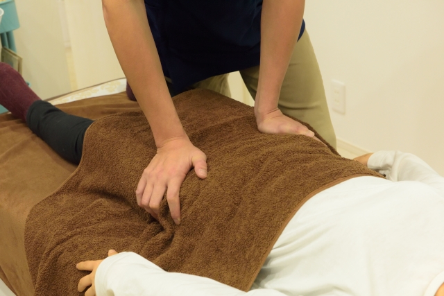 身体のバランスを整える施術で症状を改善します