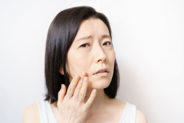 自律神経の乱れや疲れも肌トラブルの原因になります